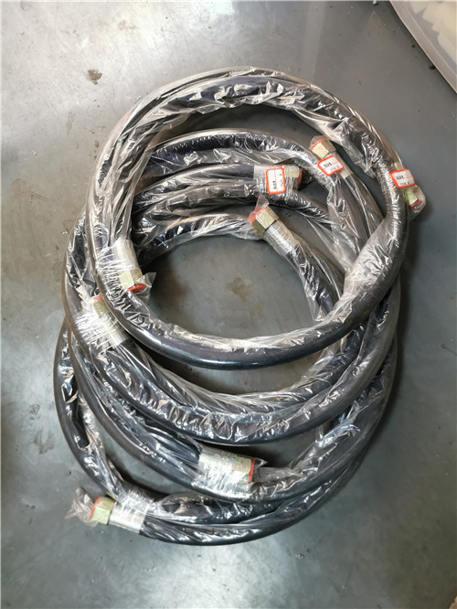 High pressure oil pipe